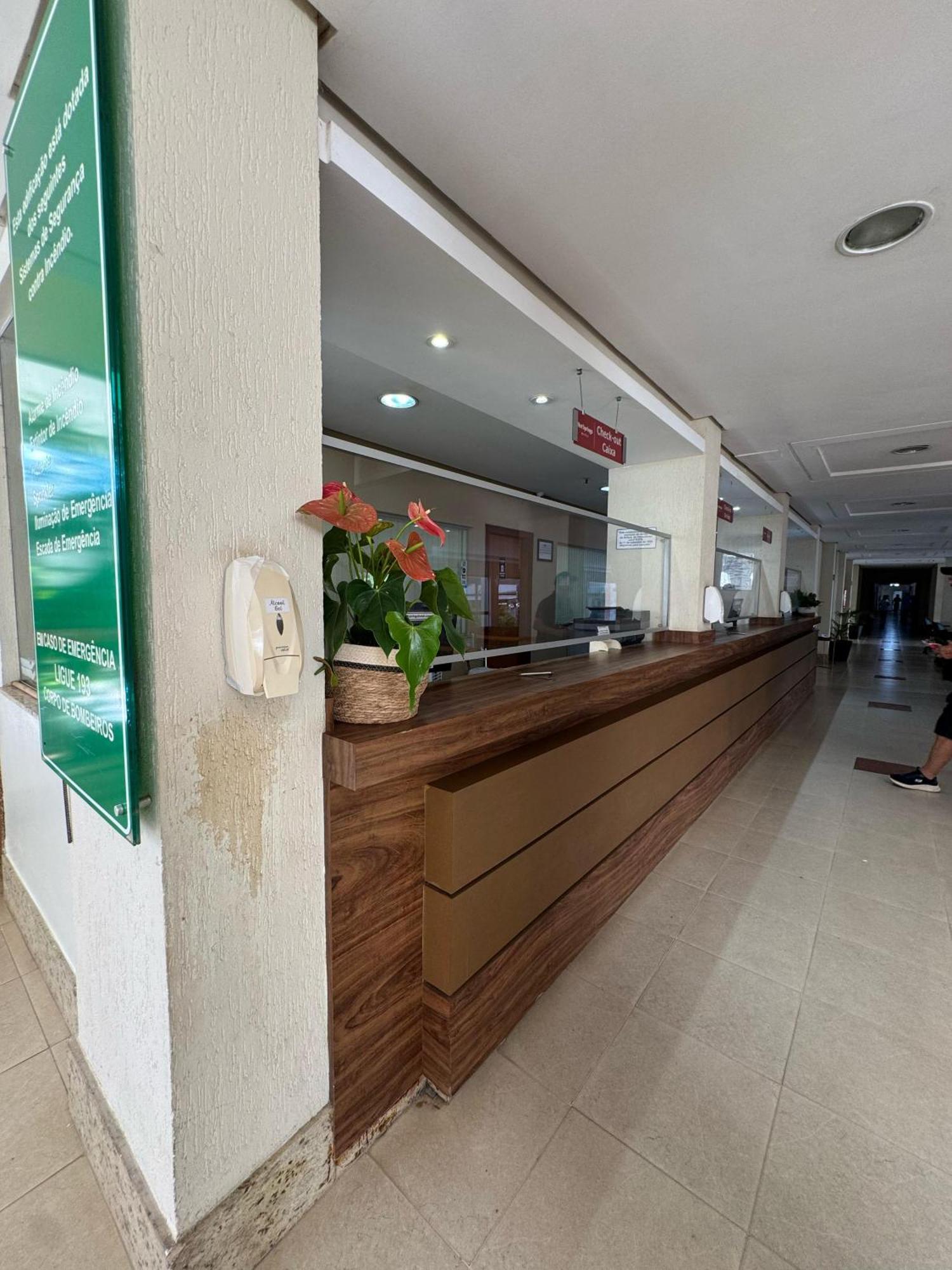 Aparthotel Hot Springs *